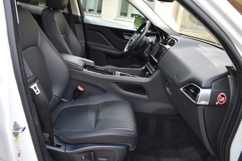 Used 2018 Jaguar F-PACE Premium image 45