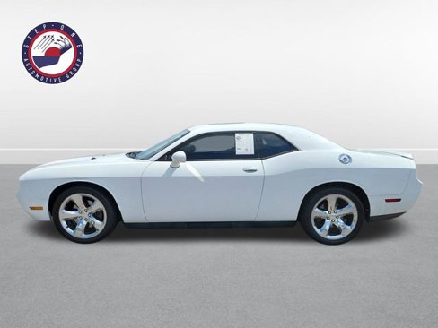 Used 2014 Dodge Challenger R/T image 17