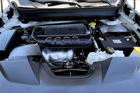 Used 2023 Jeep Cherokee Altitude Lux image 30
