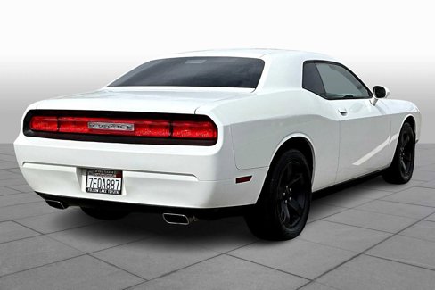 Used 2014 Dodge Challenger SXT image 12