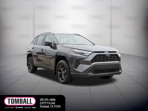 Used 2024 Toyota RAV4 LE image 1