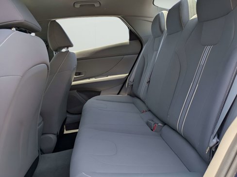 Used 2021 Hyundai Elantra SEL w/ Convenience Package image 12