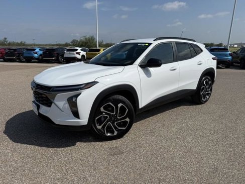 New 2025 Chevrolet Trax RS image 2