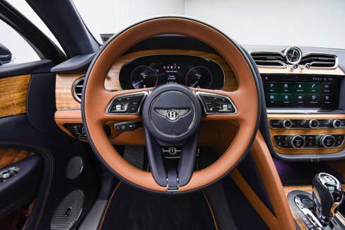 Used 2023 Bentley Bentayga image 15