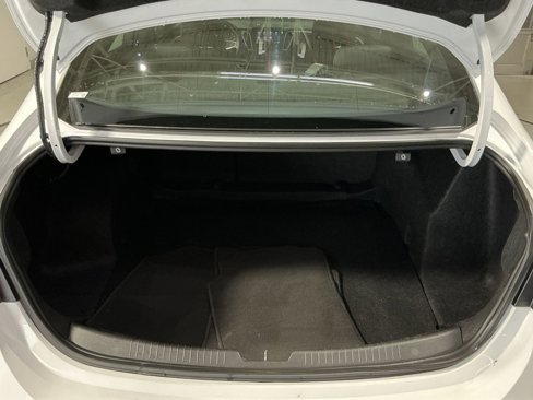 Used 2022 Chevrolet Malibu LS image 32