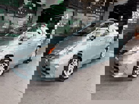 Used 2013 Toyota Prius V Two image 1