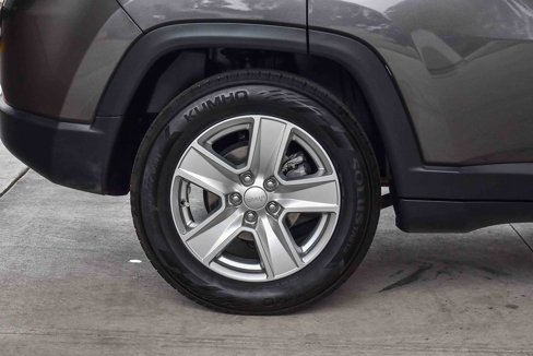 Used 2022 Jeep Compass Latitude image 12