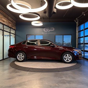 Used 2018 Kia Optima LX w/ Convenience Package image 2