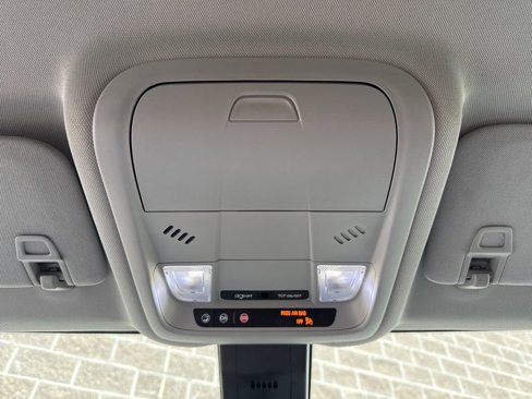 Used 2020 Chevrolet Equinox LT image 31