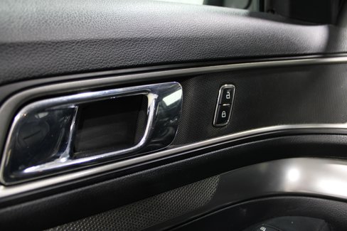 Used 2019 Ford Explorer XLT w/ Equipment Group 202A image 8