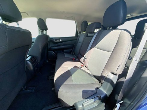 Used 2020 Nissan Pathfinder S image 25