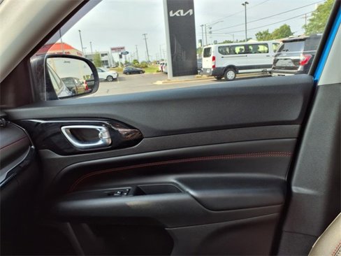 Used 2022 Jeep Compass Trailhawk w/ Trailhawk Elite Group image 33