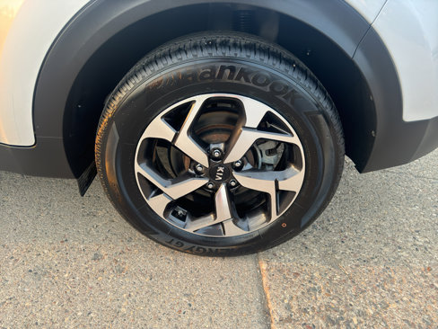 Used 2020 Kia Sportage LX image 9