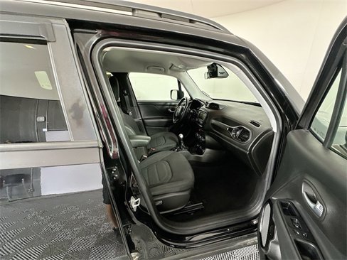 Used 2017 Jeep Renegade Altitude image 25