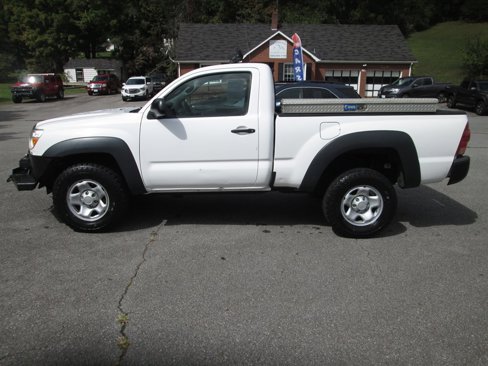 Used 2012 Toyota Tacoma 4x4 Regular Cab image 1