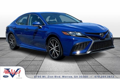 Used 2023 Toyota Camry SE image 1