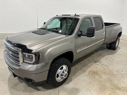 Used 2012 GMC Sierra 3500 Denali image 2