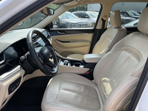 Used 2022 Jeep Grand Cherokee Limited image 13