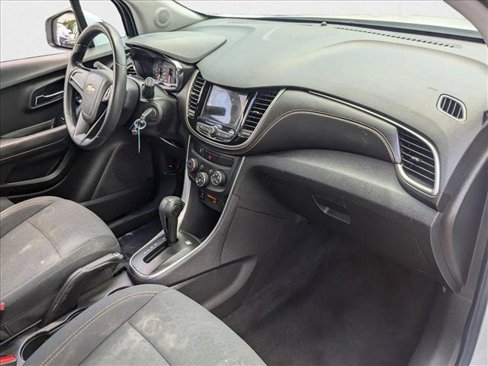 Used 2018 Chevrolet Trax LS image 20