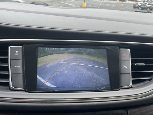 Used 2019 Buick Enclave Essence image 41