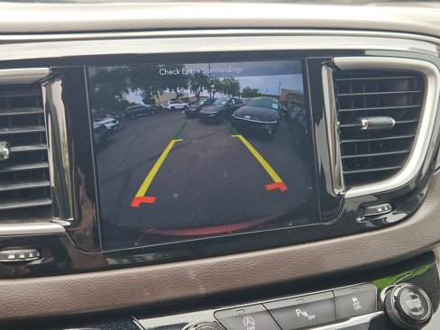Used 2018 Chrysler Pacifica Touring Plus image 13