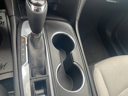 Used 2020 Chevrolet Equinox LS w/ LS Convenience Package image 19