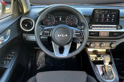 Used 2023 Kia Forte LXS image 8