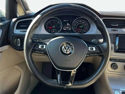 Used 2015 Volkswagen Golf TDI SE image 25