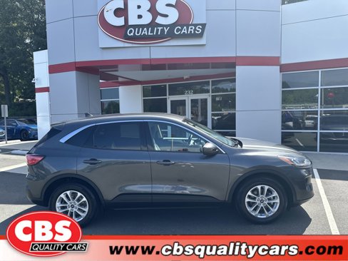 Used 2020 Ford Escape SE image 1