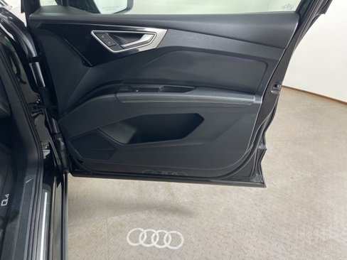 Used 2022 Audi Q4 e-tron Prestige image 12