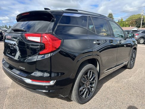Used 2022 GMC Terrain Denali w/ Black Diamond Edition image 5