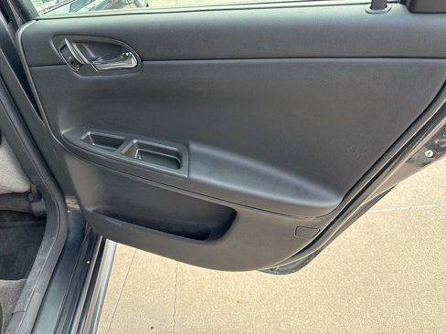 Used 2014 Chevrolet Impala LT w/ LT Sunroof Package image 11