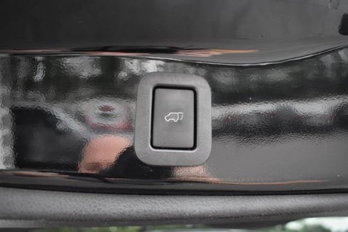 Used 2014 Toyota Highlander XLE image 18