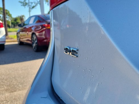 Used 2017 Ford Fiesta SE image 8
