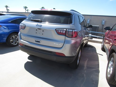 Used 2024 Jeep Compass Latitude w/ Altitude Special Edition image 3