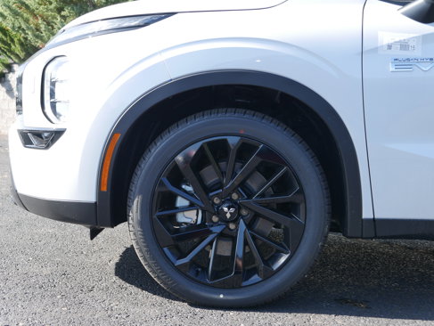 New 2025 Mitsubishi Outlander 4WD Plug-In Hybrid image 11