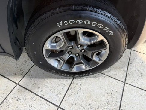 Used 2019 Jeep Cherokee Trailhawk w/ Cold Weather Group image 6