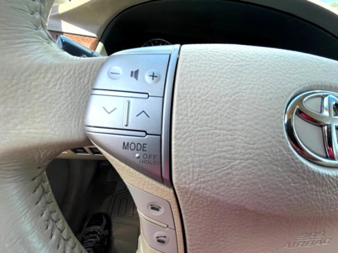 Used 2009 Toyota Avalon Limited image 19