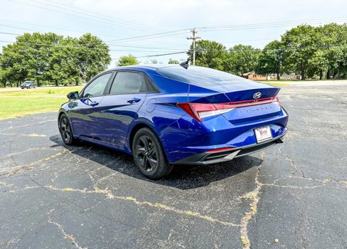 Used 2021 Hyundai Elantra SEL w/ Convenience Package image 5