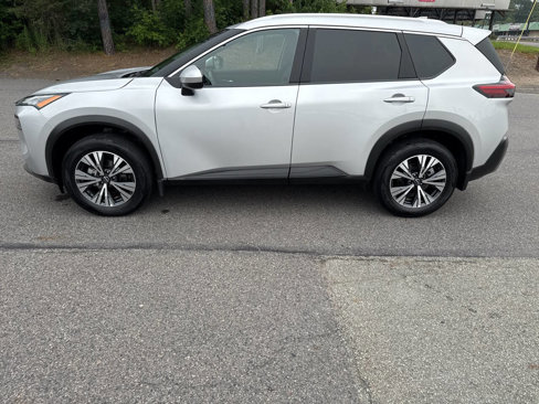 Used 2023 Nissan Rogue SV image 6