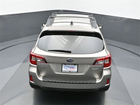 Used 2017 Subaru Outback 2.5i Premium image 16