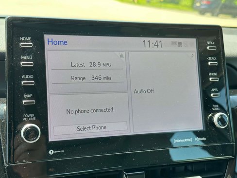 Used 2021 Toyota Camry XLE image 18