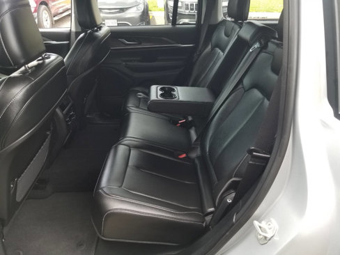 Certified 2023 Jeep Grand Cherokee Limited w/ Black Appearance Package image 15