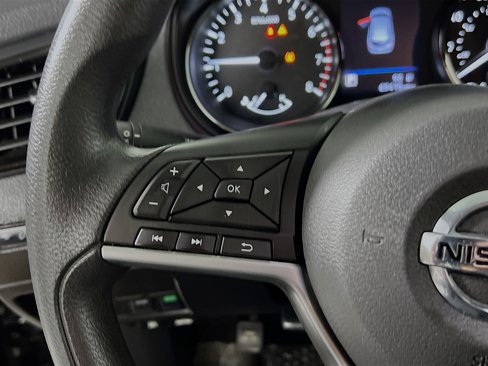 Used 2020 Nissan Rogue Sport S image 19