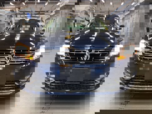 Used 2014 Volkswagen Passat 1.8T SEL Premium image 2