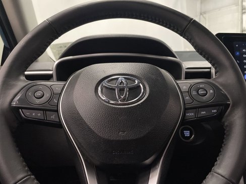 Used 2023 Toyota Corolla Cross XLE w/ Convenience Package image 17