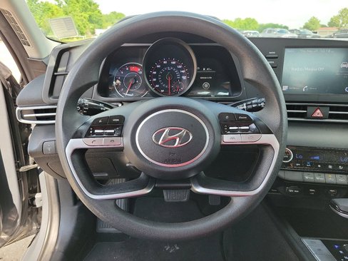 Used 2023 Hyundai Elantra SEL image 19
