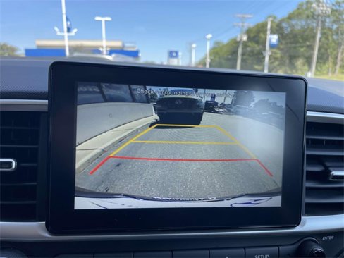 Certified 2022 Hyundai Venue SEL w/ Cargo Package image 21