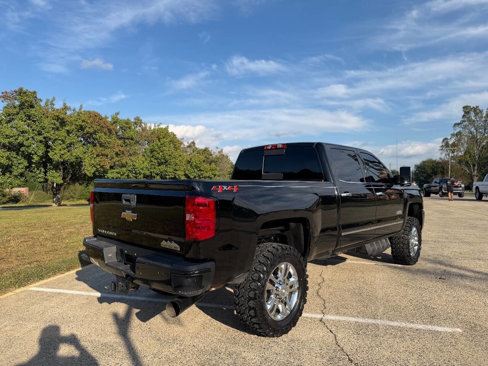 Used 2018 Chevrolet Silverado 2500 High Country w/ Duramax Plus Package image 8