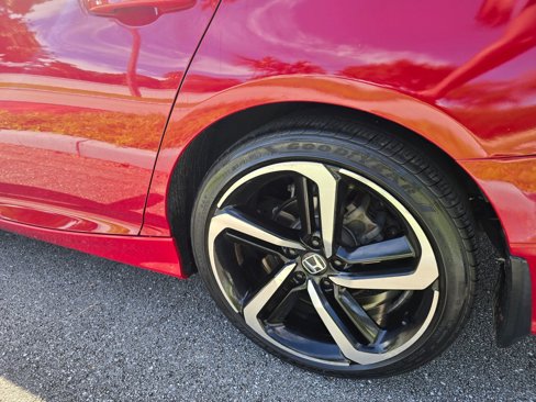 Used 2018 Honda Accord Sport image 12